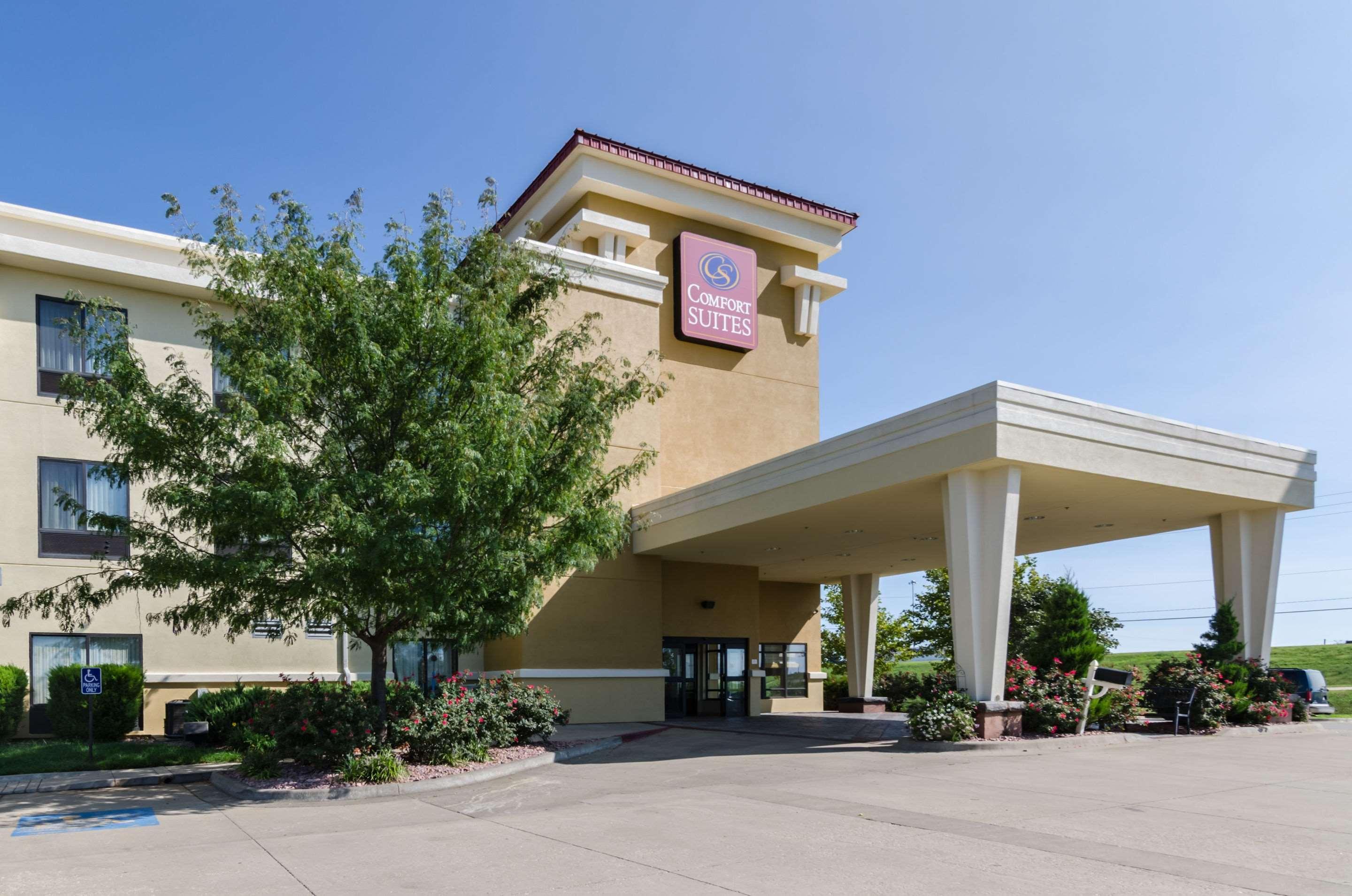 Comfort Suites Salina South Buitenkant foto