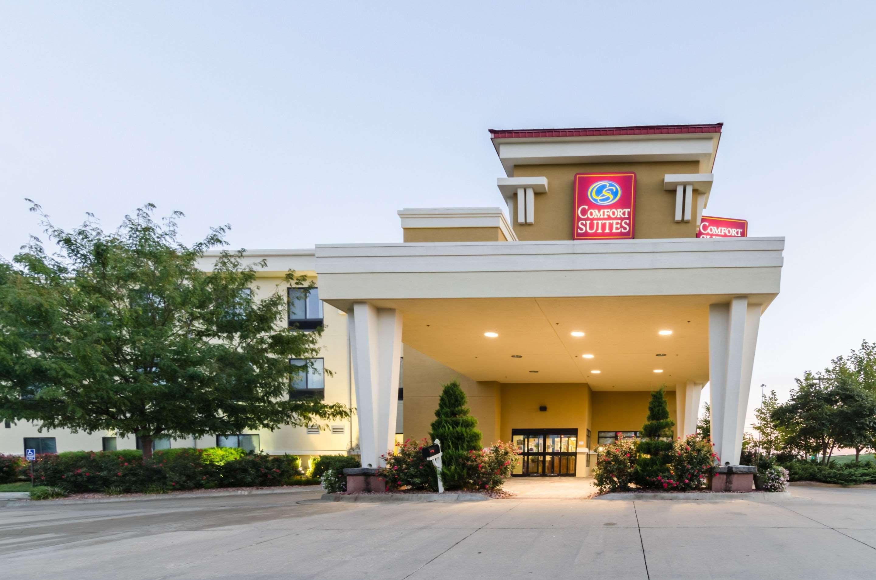 Comfort Suites Salina South Buitenkant foto
