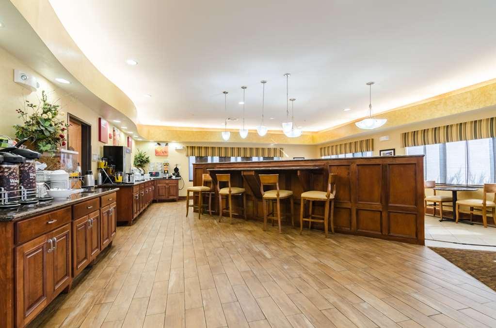 Comfort Suites Salina South Restaurant foto