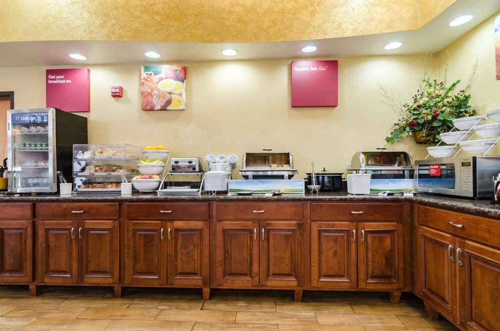 Comfort Suites Salina South Restaurant foto